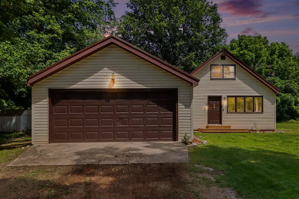 17626 S Fisher Lake Road Lockport Township MI 49093