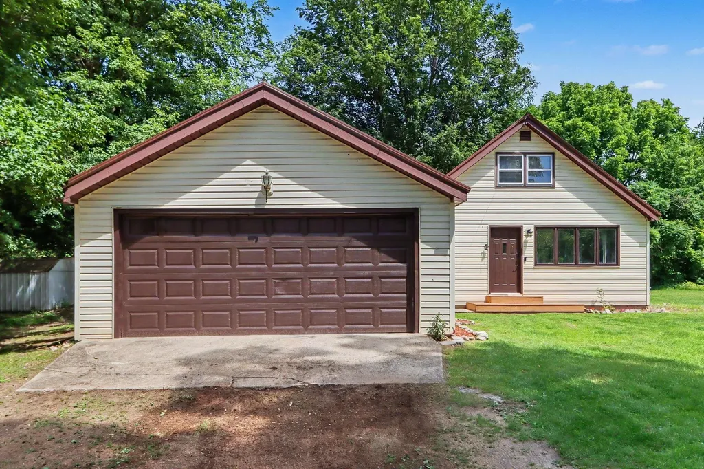 17626 S Fisher Lake Road Lockport Township MI 49093