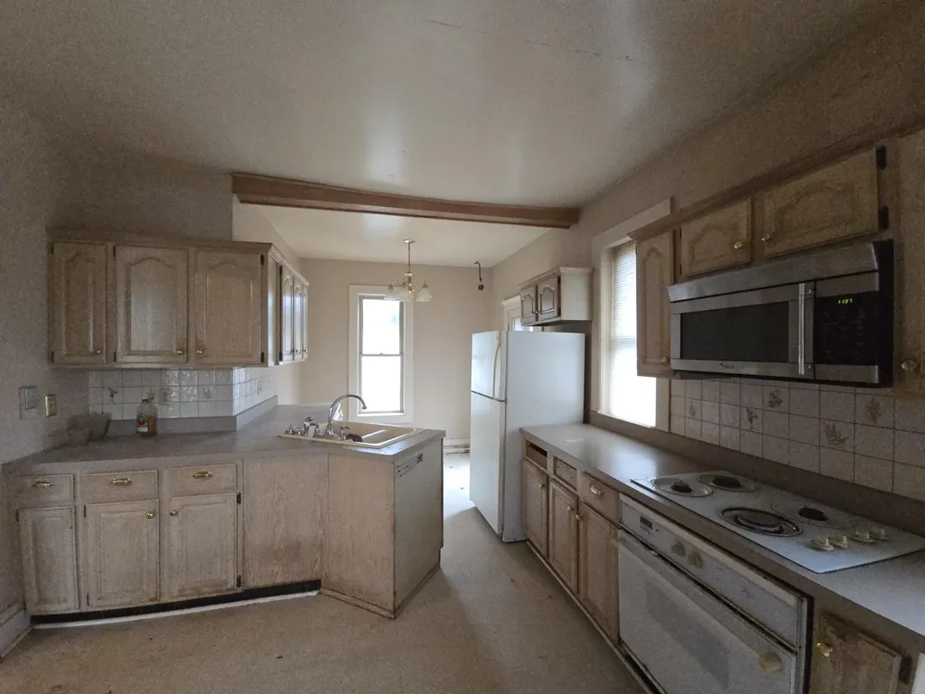 622 Maple Street Colon Village MI 49040