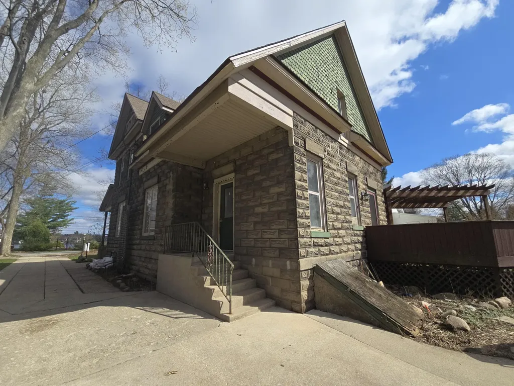 622 Maple Street Colon Village MI 49040