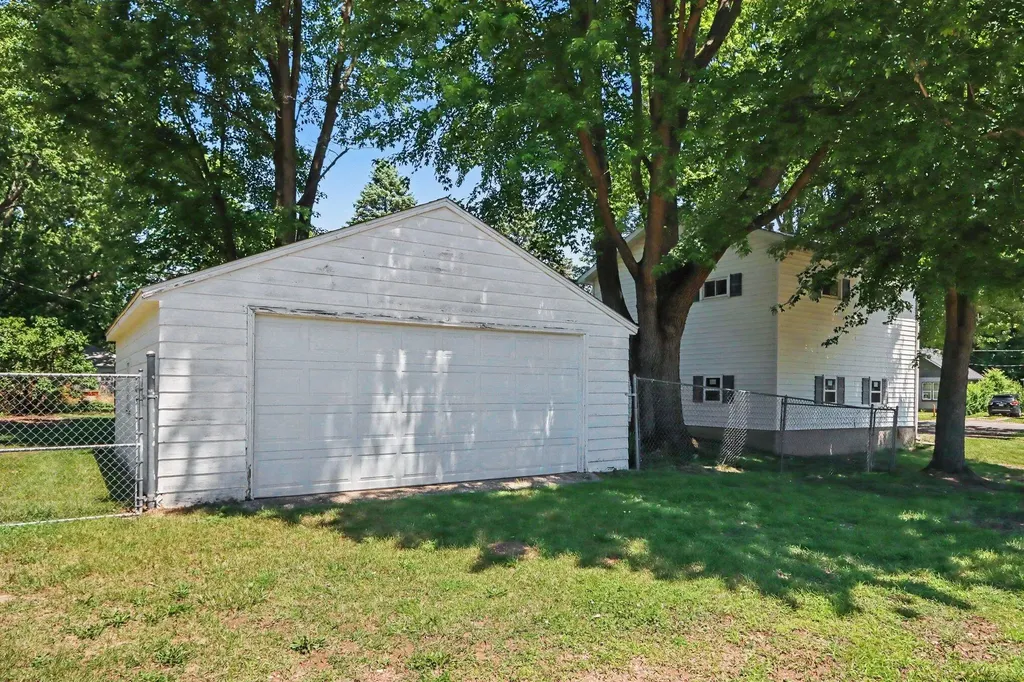 1039 S Constantine Street Three Rivers City MI 49093