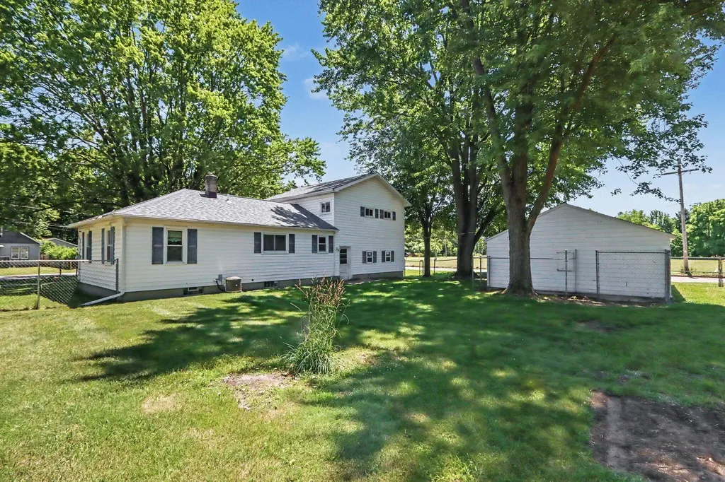 1039 S Constantine Street Three Rivers City MI 49093