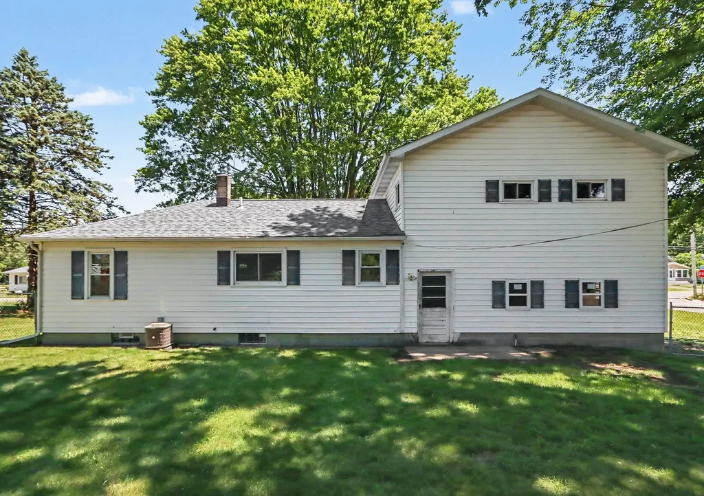 1039 S Constantine Street Three Rivers City MI 49093