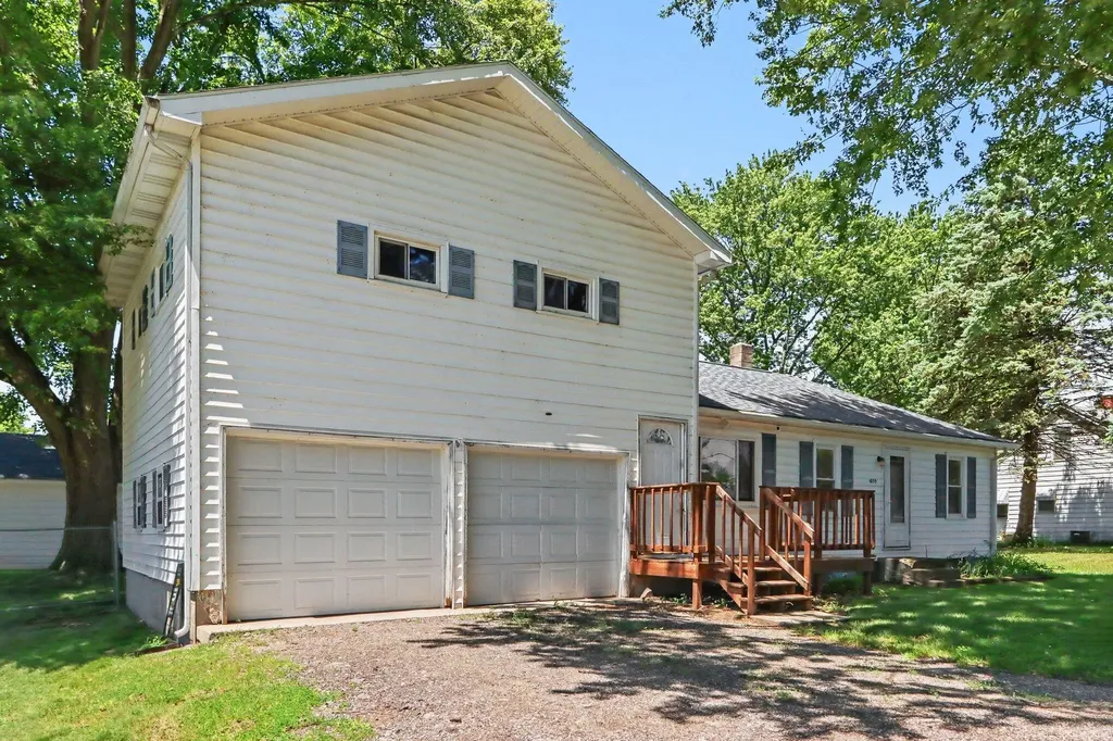 1039 S Constantine Street Three Rivers City MI 49093