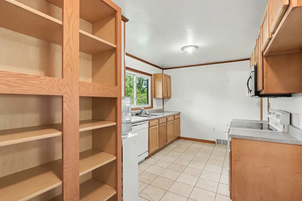1039 S Constantine Street Three Rivers City MI 49093