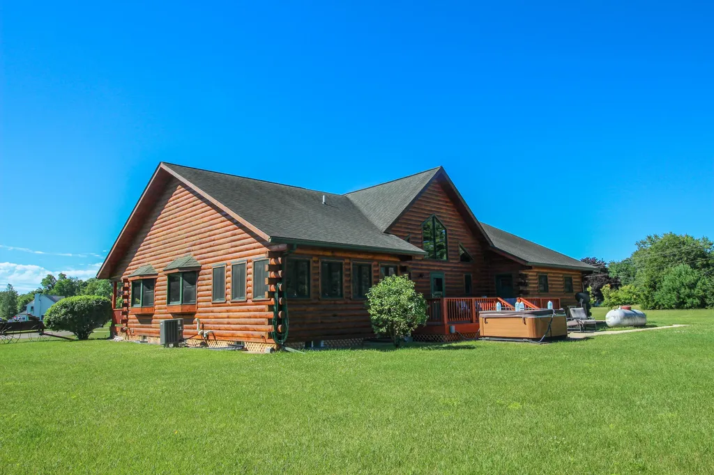 56664 Tanner Trail Lockport Township MI 49093