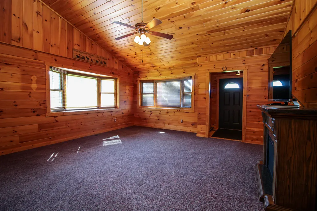 56664 Tanner Trail Lockport Township MI 49093