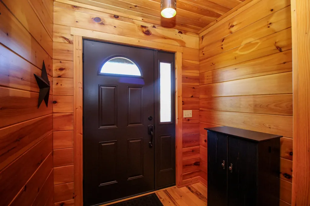 56664 Tanner Trail Lockport Township MI 49093