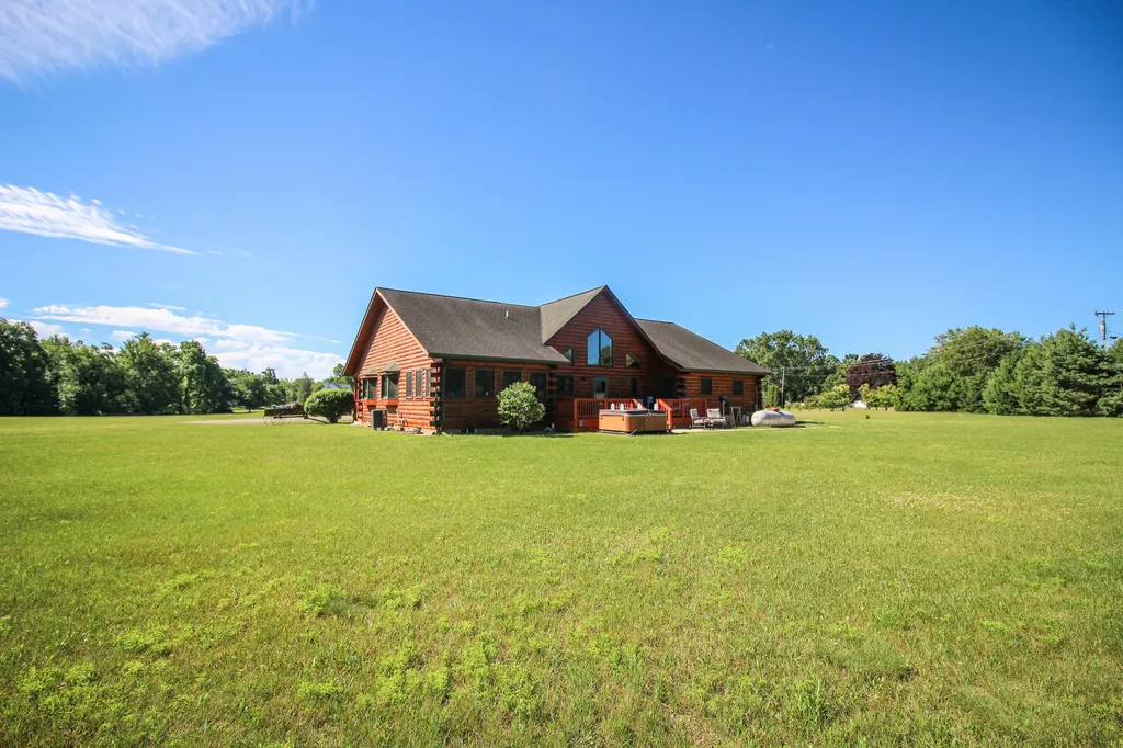 56664 Tanner Trail Lockport Township MI 49093