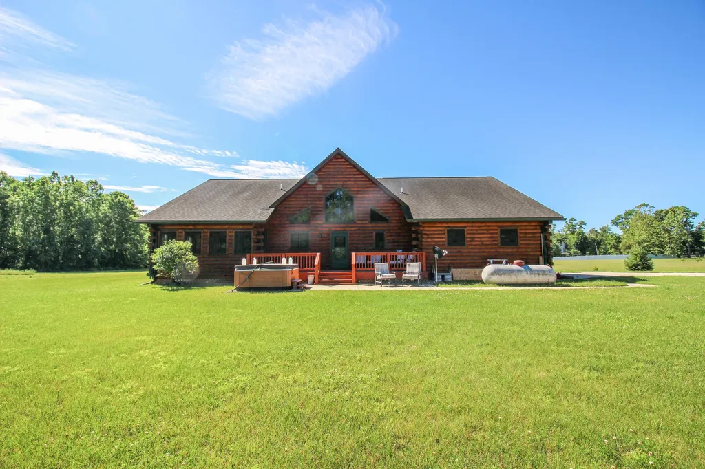 56664 Tanner Trail Lockport Township MI 49093