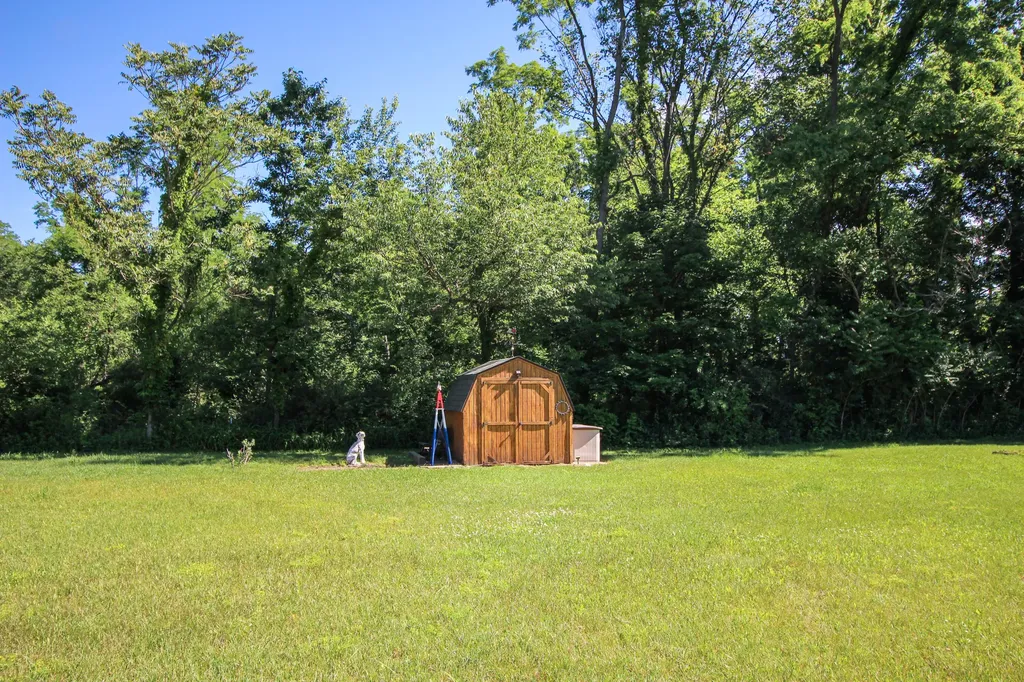 56664 Tanner Trail Lockport Township MI 49093