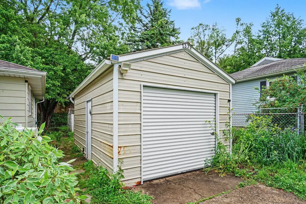 1332 Colgrove Avenue Kalamazoo Charter Township MI 49048