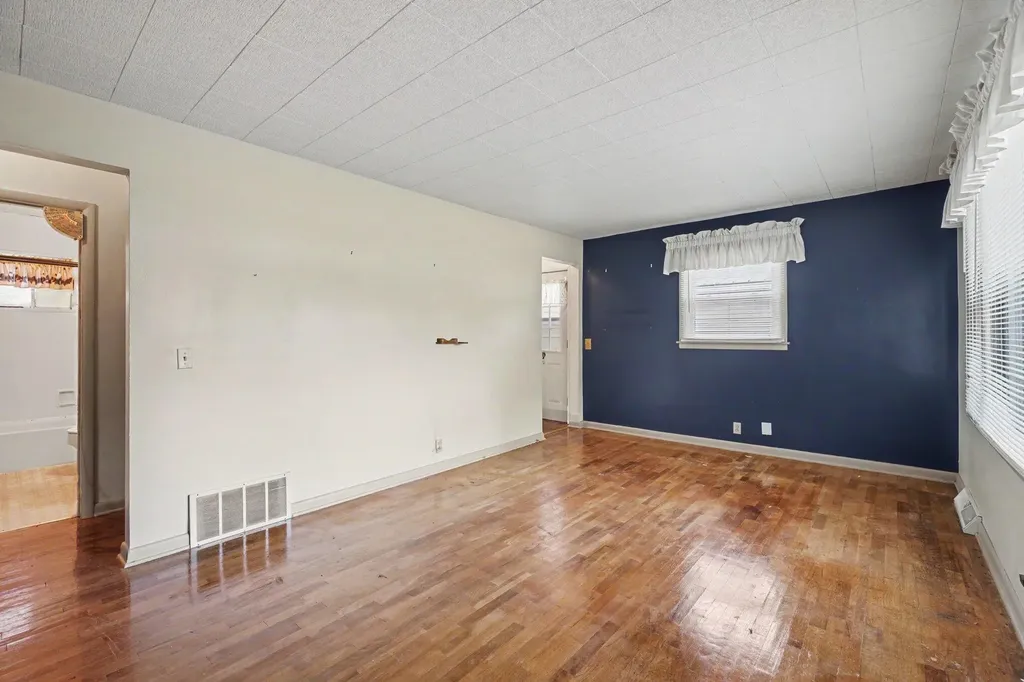 1332 Colgrove Avenue Kalamazoo Charter Township MI 49048