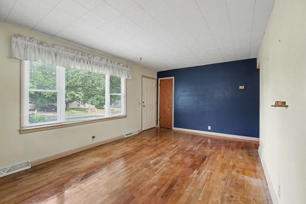 1332 Colgrove Avenue Kalamazoo Charter Township MI 49048