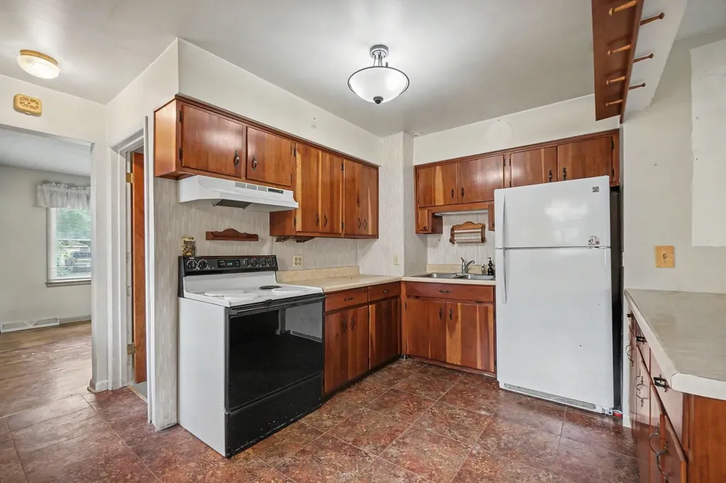1332 Colgrove Avenue Kalamazoo Charter Township MI 49048