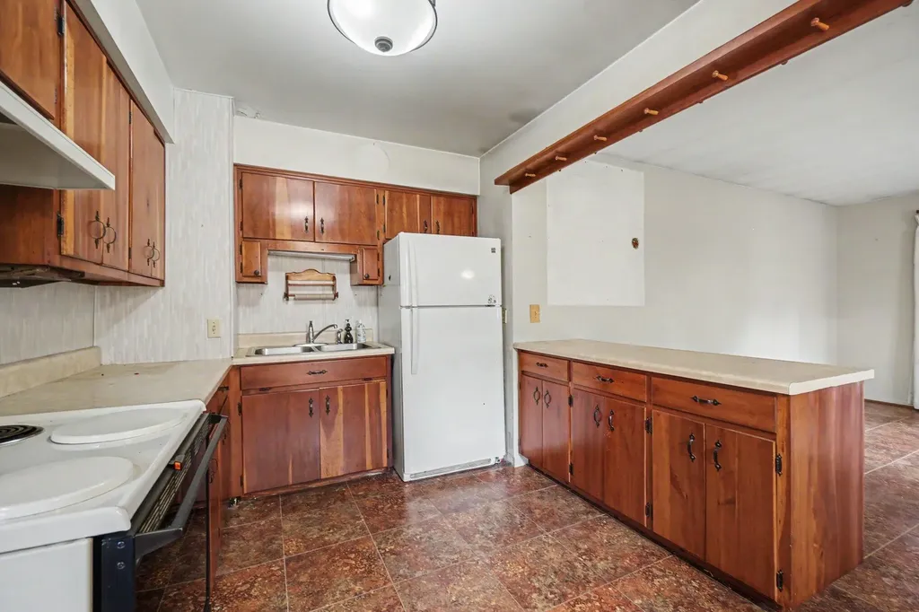 1332 Colgrove Avenue Kalamazoo Charter Township MI 49048