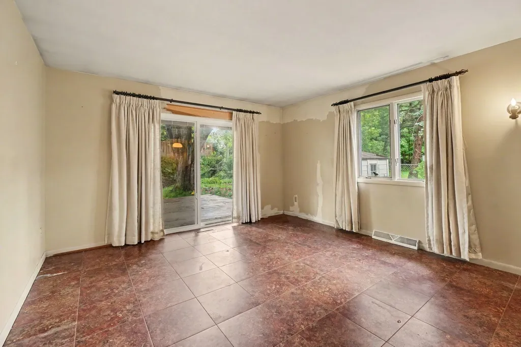 1332 Colgrove Avenue Kalamazoo Charter Township MI 49048