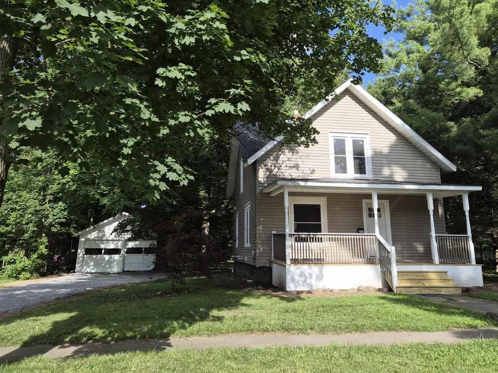 317 N Grant Avenue Three Rivers City MI 49093