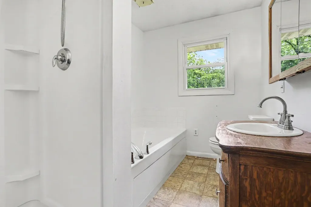 30825 Longnecker Road Leonidas Township MI 49066