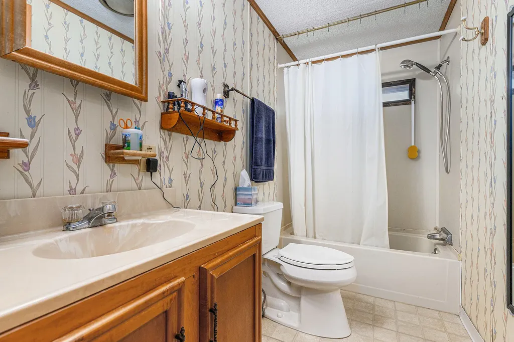 59010 Lakeshore Drive Colon Township MI 49040