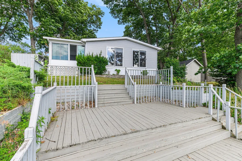 59010 Lakeshore Drive Colon Township MI 49040