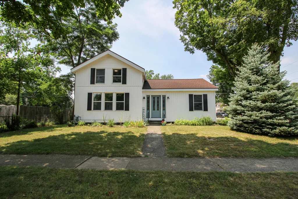 422 Maple Street Three Rivers City MI 49093