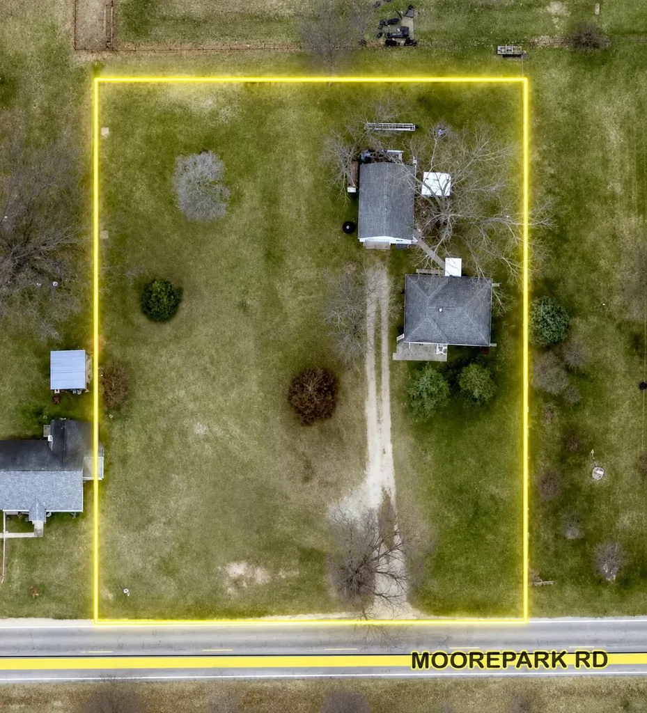 16812 Moorepark Road Park Township MI 49093