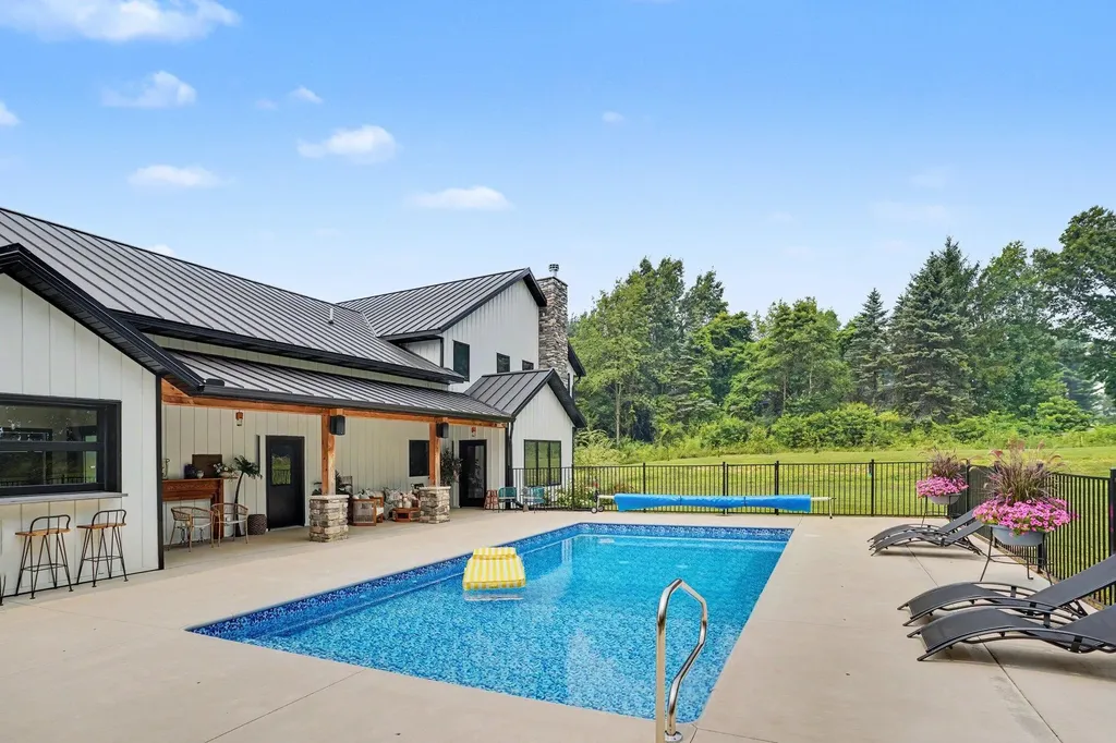 66155 Evergreen Court Burr Oak Township MI 49091