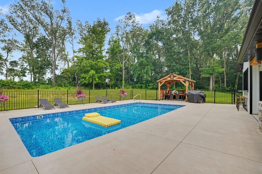 66155 Evergreen Court Burr Oak Township MI 49091