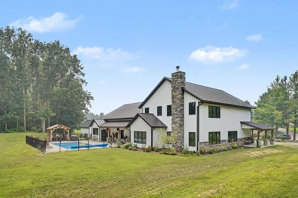 66155 Evergreen Court Burr Oak Township MI 49091