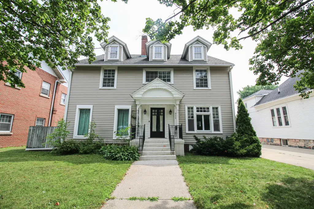 211 N Main Street Three Rivers City MI 49093