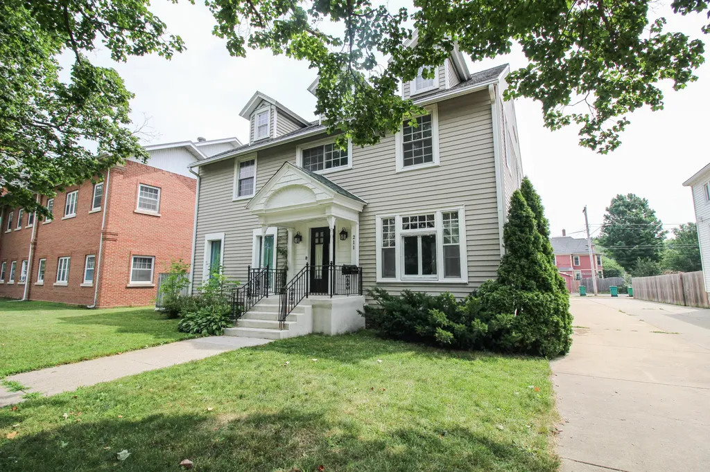 211 N Main Street Three Rivers City MI 49093
