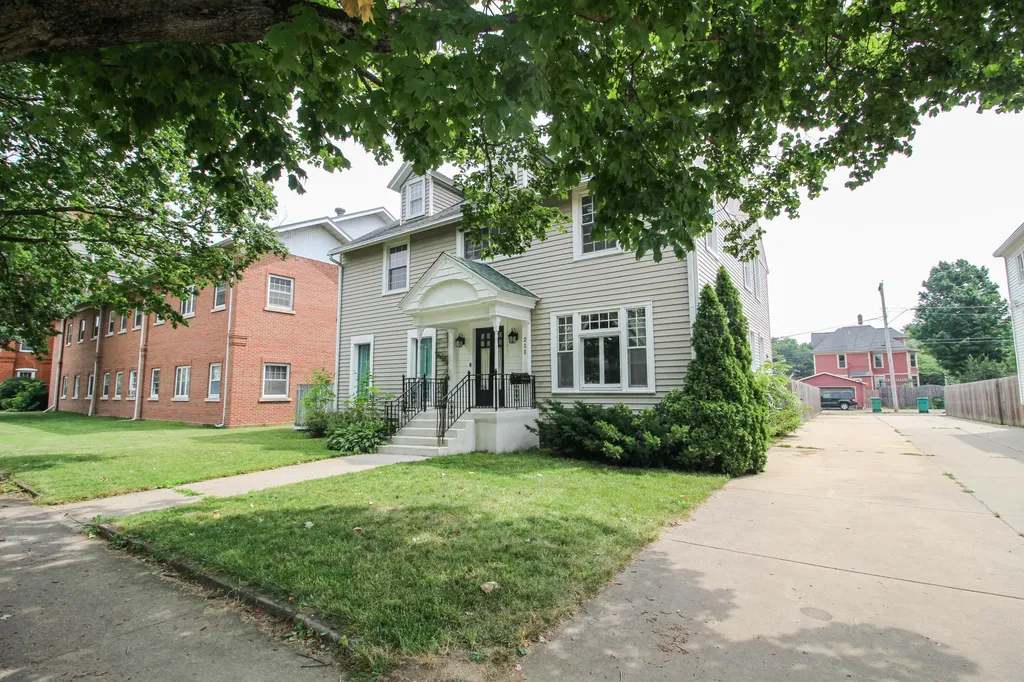 211 N Main Street Three Rivers City MI 49093