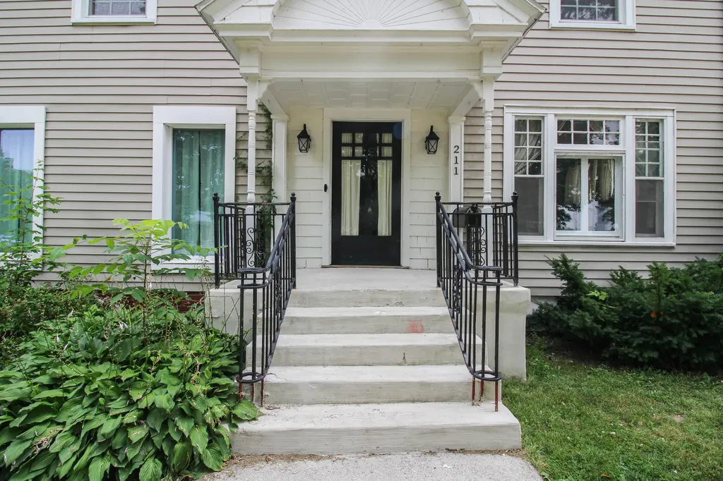 211 N Main Street Three Rivers City MI 49093