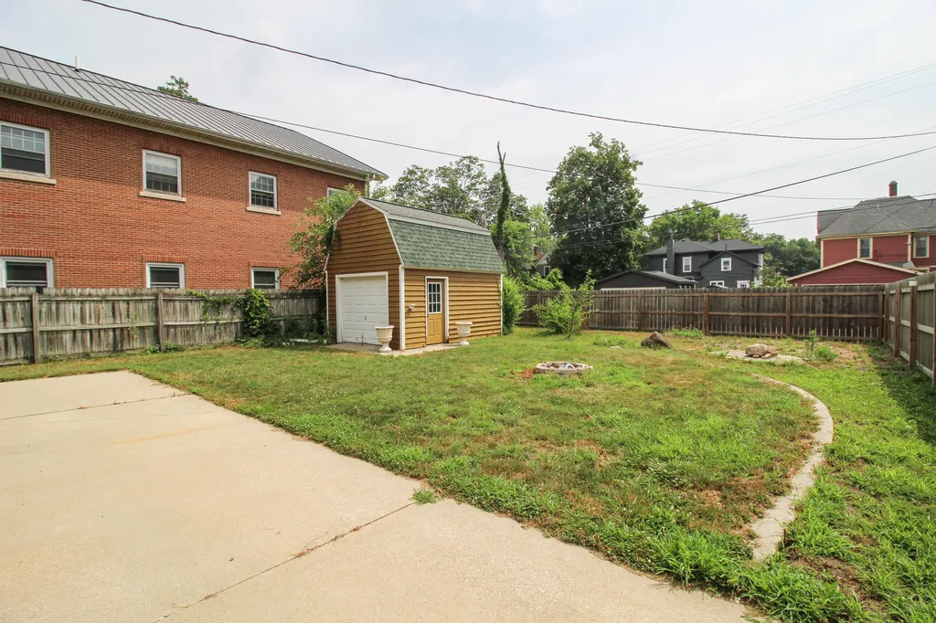 211 N Main Street Three Rivers City MI 49093