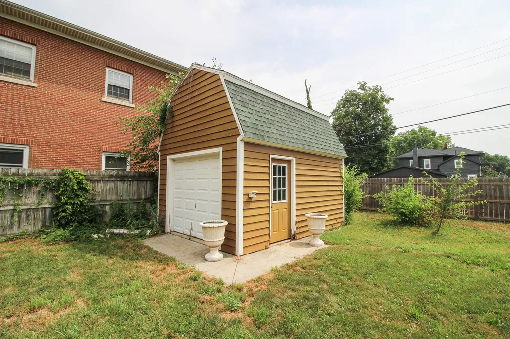 211 N Main Street Three Rivers City MI 49093