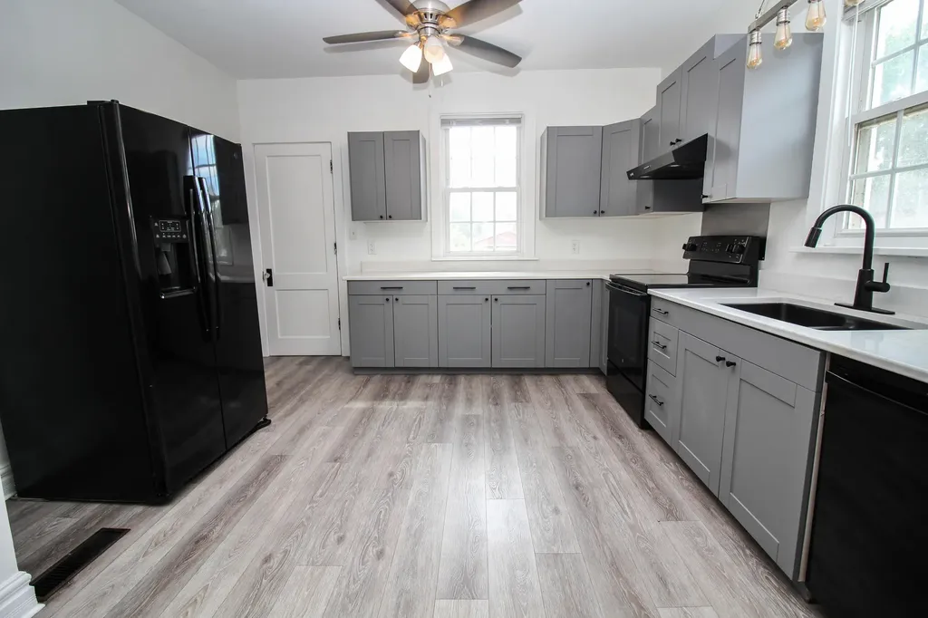 211 N Main Street Three Rivers City MI 49093