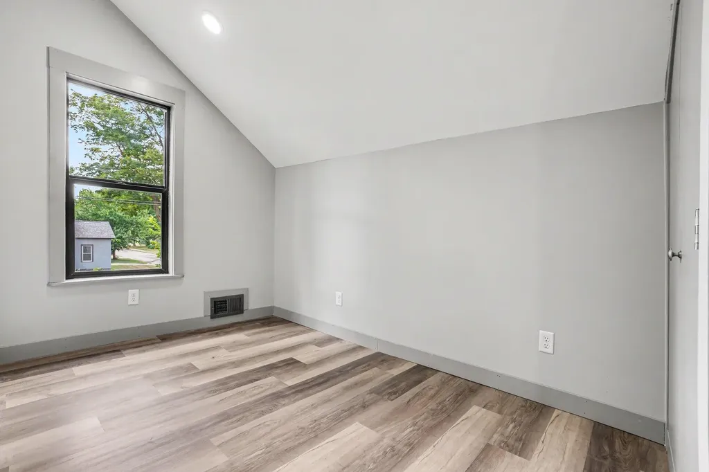 216 W Cushman Street Three Rivers City MI 49093