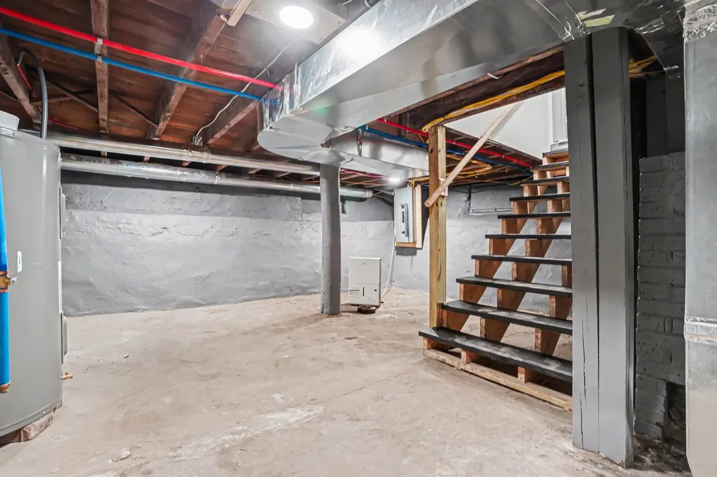 216 W Cushman Street Three Rivers City MI 49093