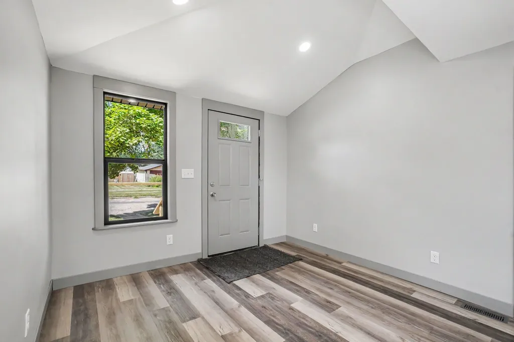 216 W Cushman Street Three Rivers City MI 49093