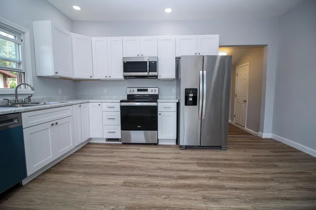 112 N Andrews Street Three Rivers City MI 49093