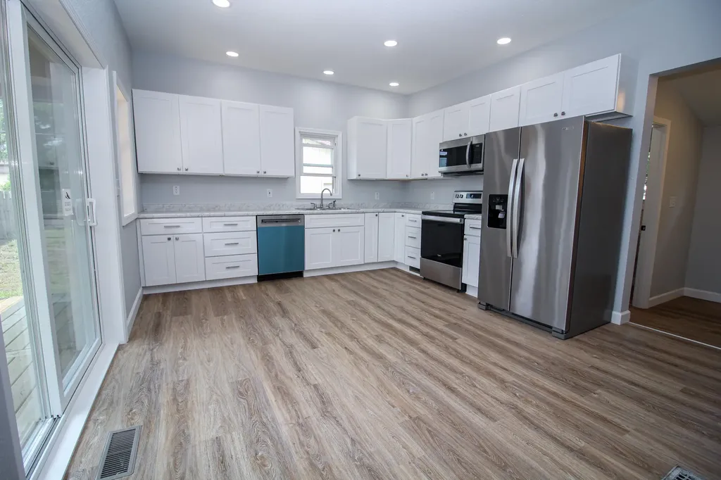 112 N Andrews Street Three Rivers City MI 49093