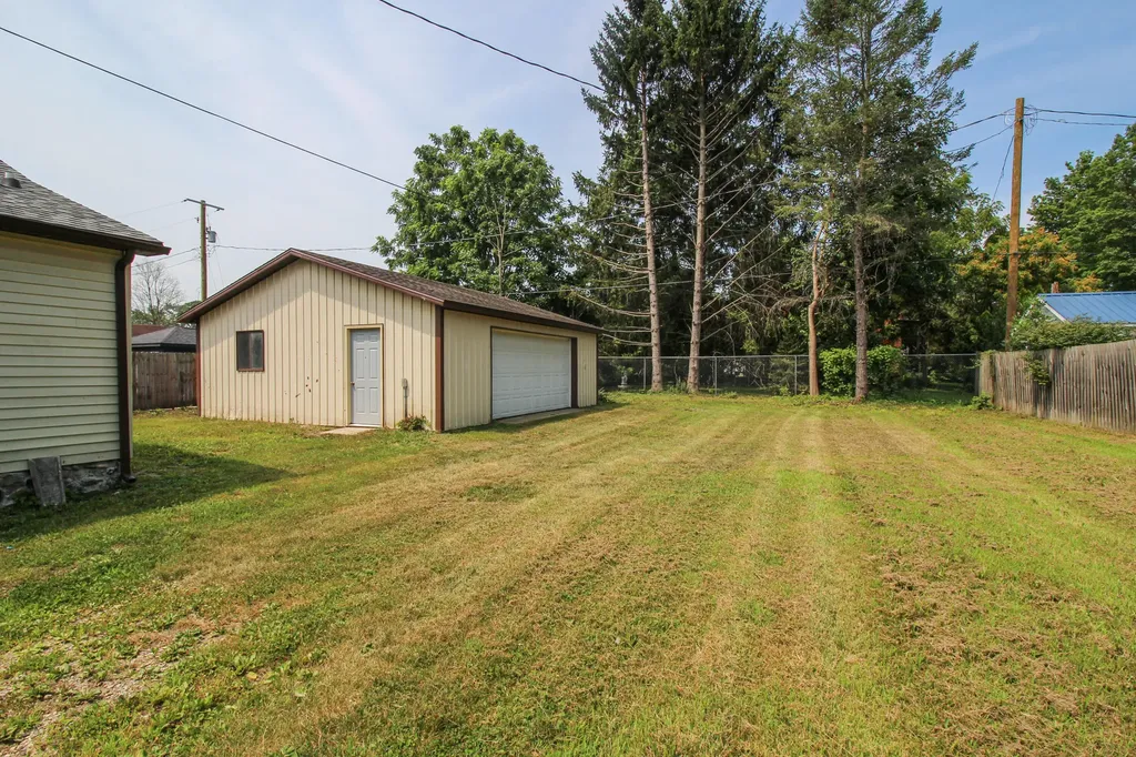 112 N Andrews Street Three Rivers City MI 49093