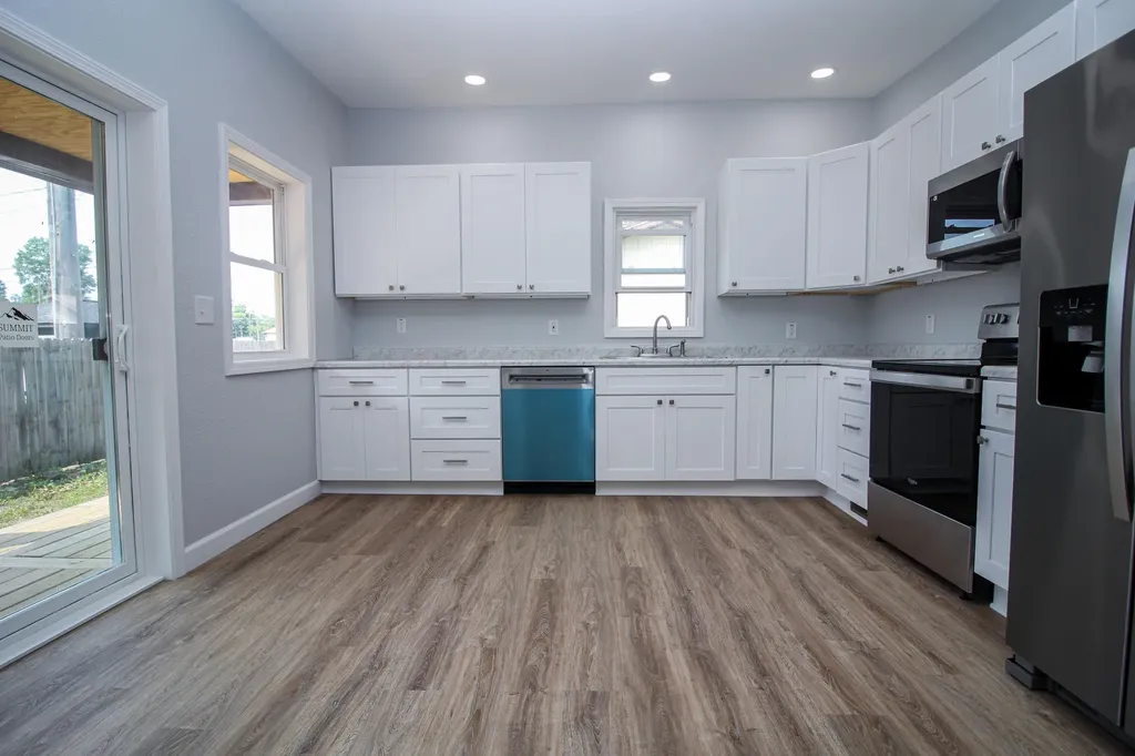 112 N Andrews Street Three Rivers City MI 49093