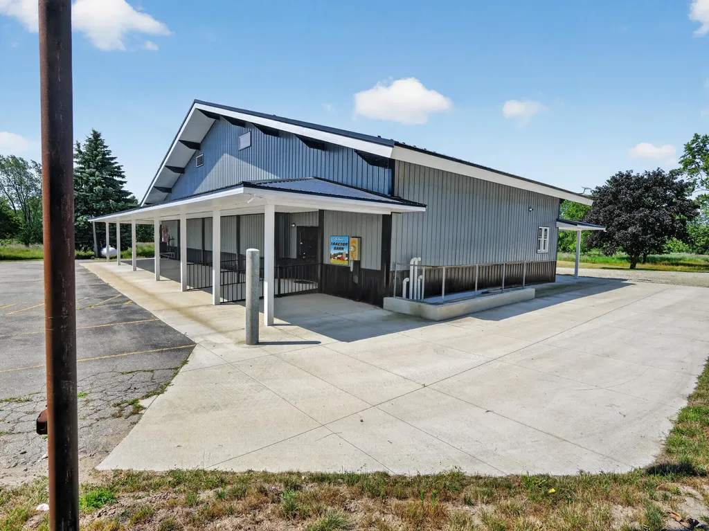 6345 N Us Highway 27 Greenbush Township MI 48879