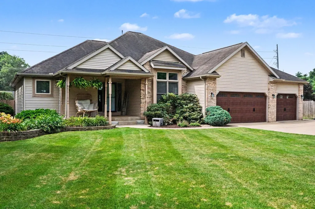 12265 Riverside Drive Constantine Township MI 49099