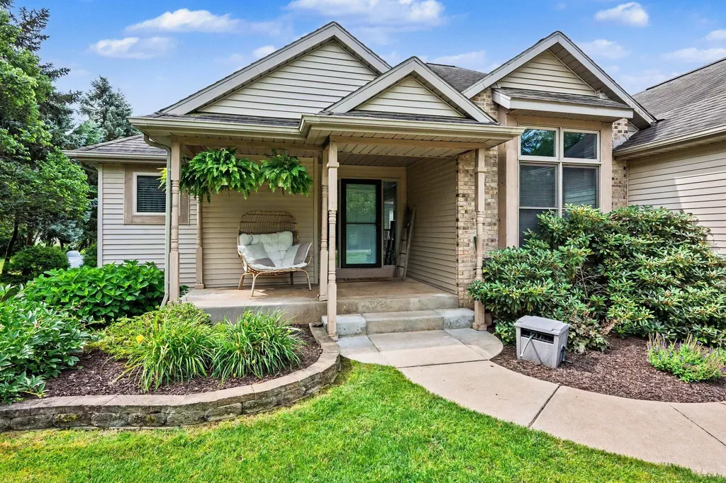 12265 Riverside Drive Constantine Township MI 49099