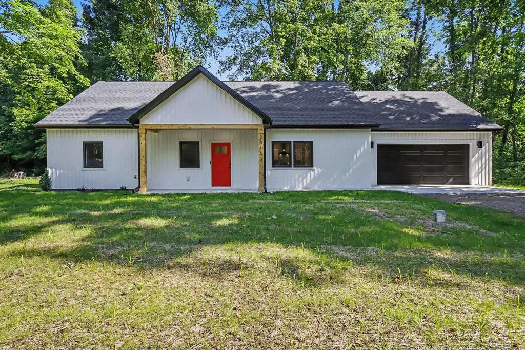 20160 Parkway Avenue Park Township MI 49093