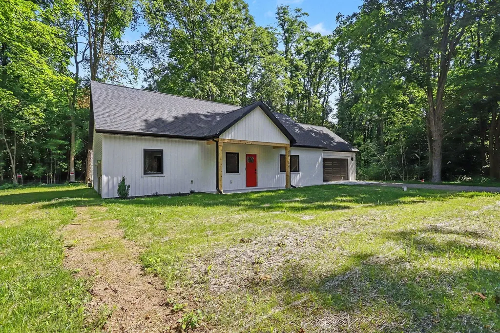 20160 Parkway Avenue Park Township MI 49093