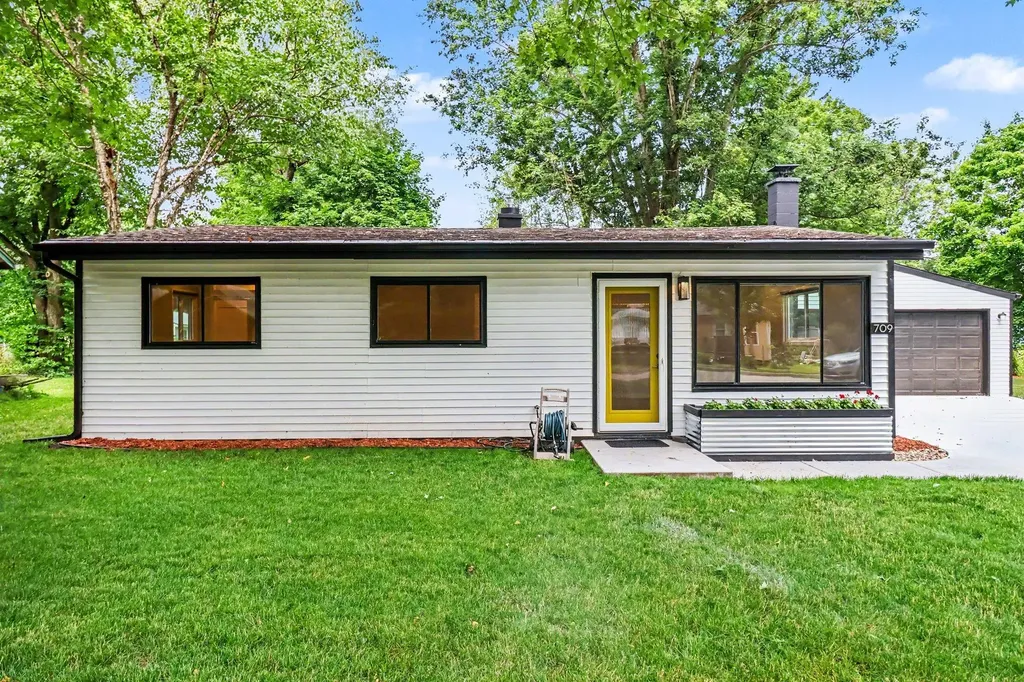 709 11th Street Three Rivers City MI 49093